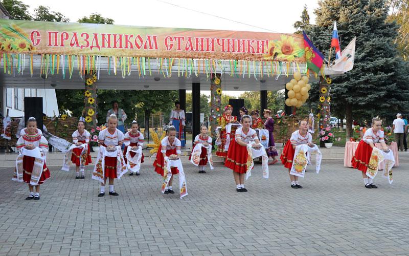 Ст журавская краснодарский. Станица Журавская Краснодарский край Кореновский. ДК ст Журавская.