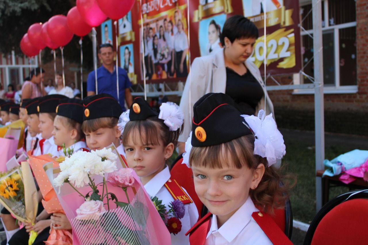 Школа станица. Здалас школа в станице Черноярской. Журавская школа Крым. Школа 14 11.