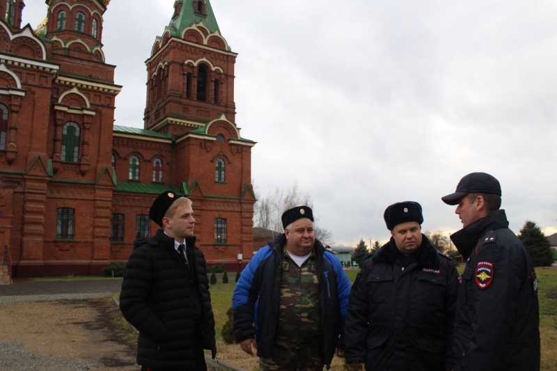 Полиция охраняет храмы на Рождество