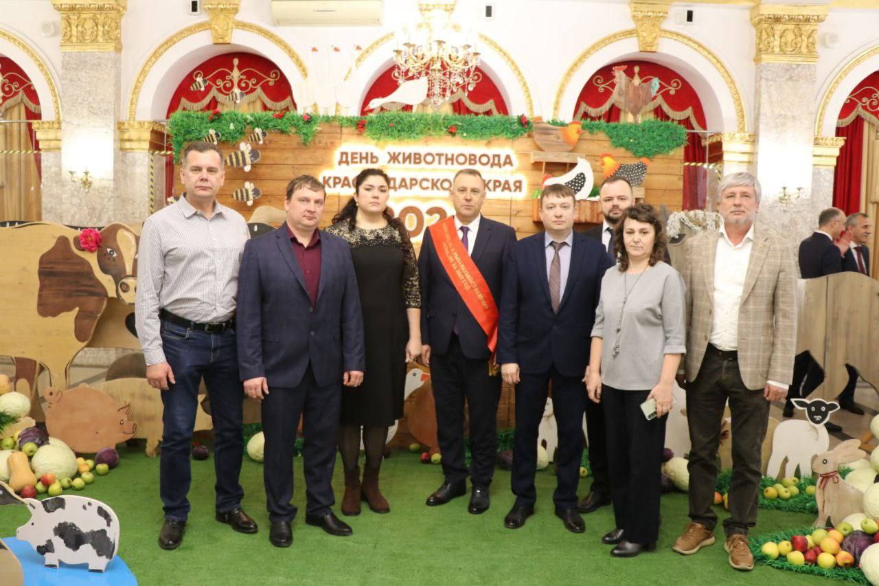 photo 5253630127508231738 y